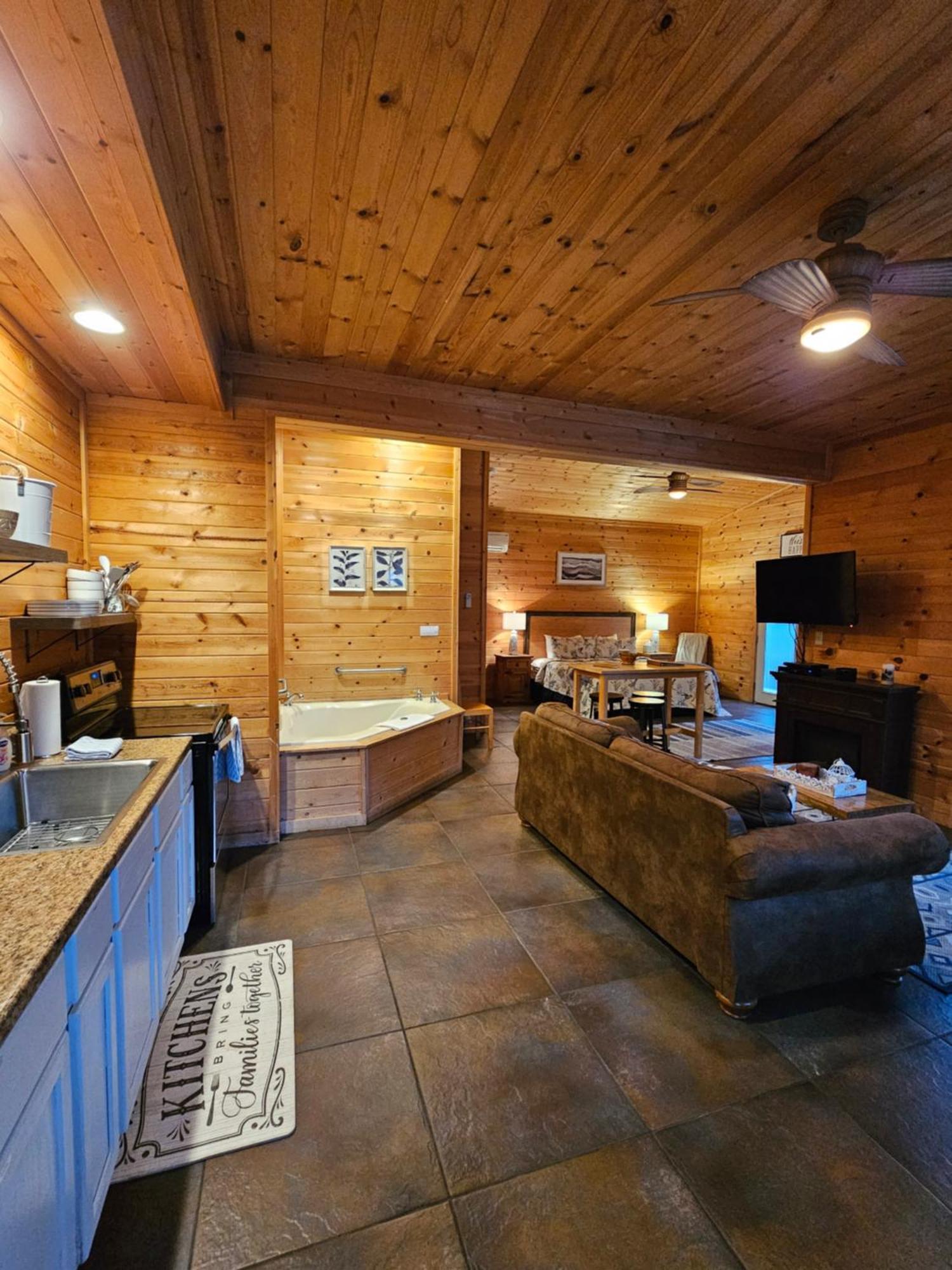 5 Min To Beaver Lake-King Bed-Fire Pit-Jetted Tub #3 Eureka Springs Exteriér fotografie